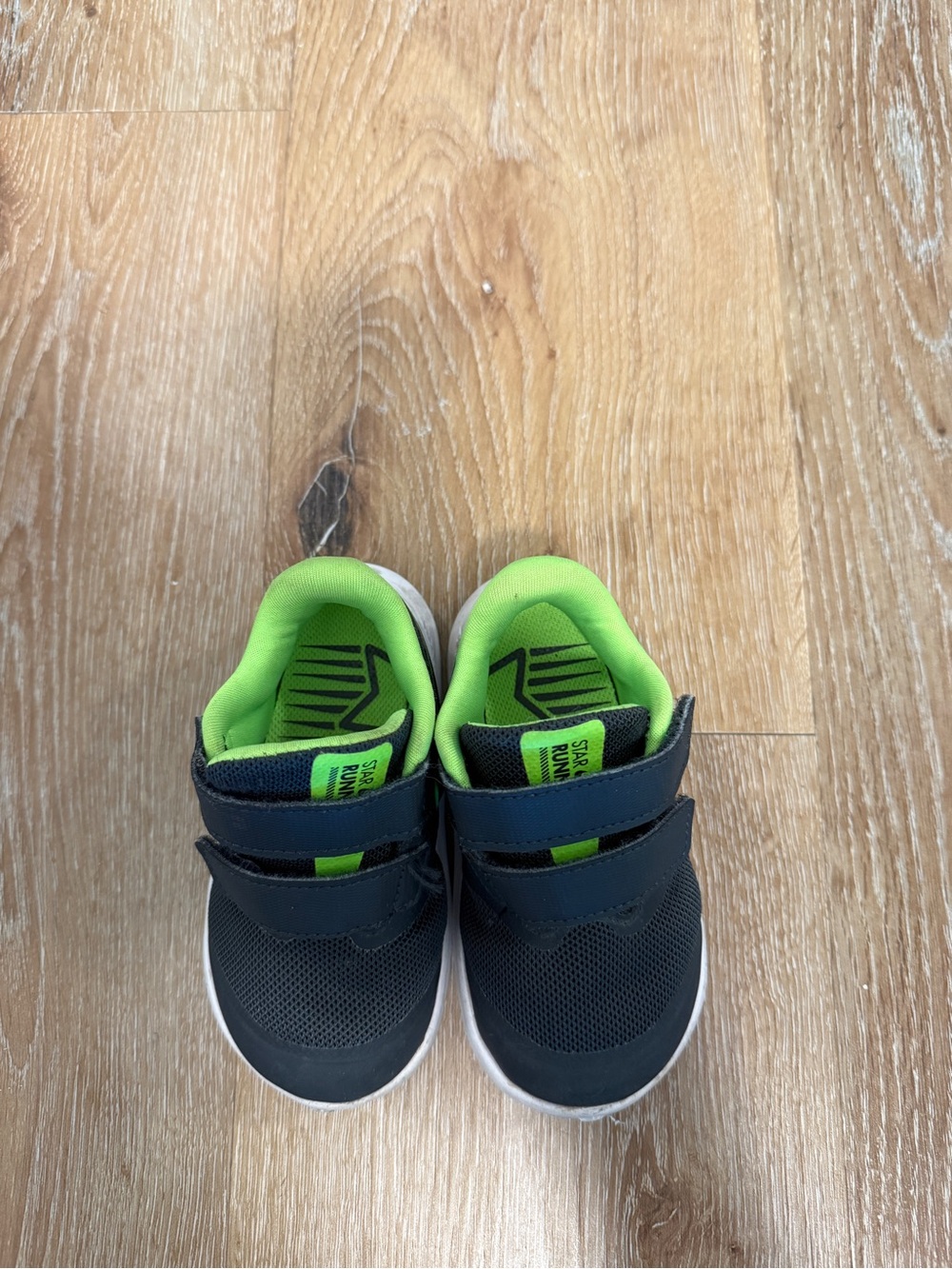 Nike Toddler Kids Baby Sneakers Running Shoes Size 6 6c - Picture 2 of 4